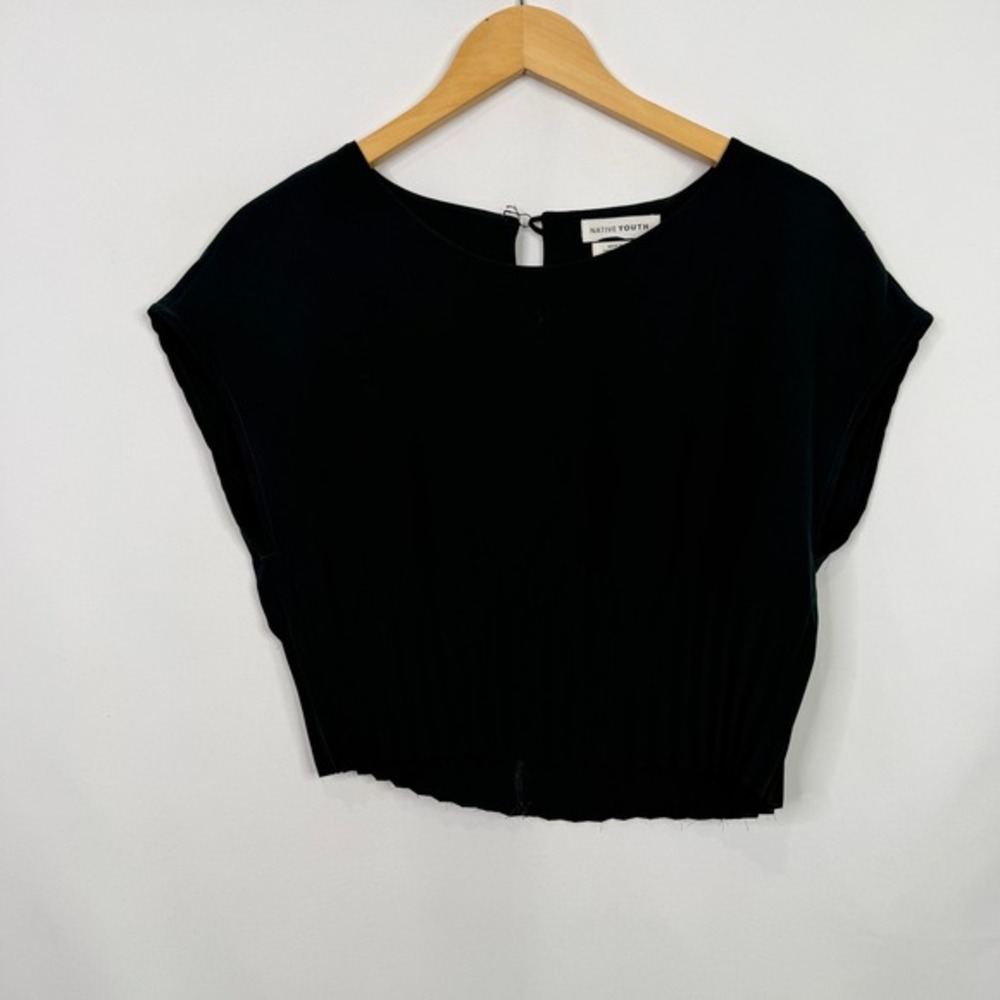 Native Youth Pleated Hem Crop Top Cap‎ Sleeve Keyhole Back Green Small - Picture 2 of 8